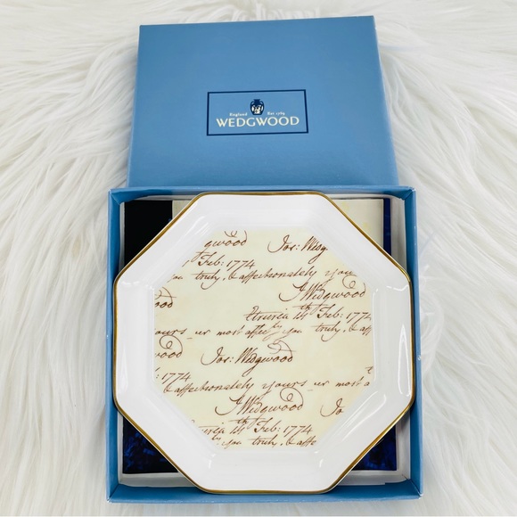 Wedgwood Bicentenary Celebration Bone China Trinket Tray signed by Lord Wedgwood - Picture 2 of 5